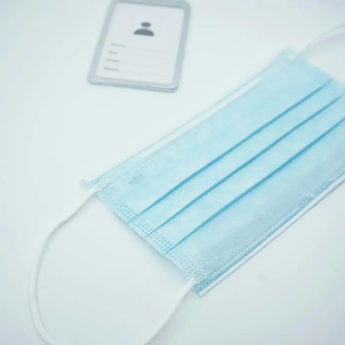 Lávate las manos y ponte el equipo correspondiente